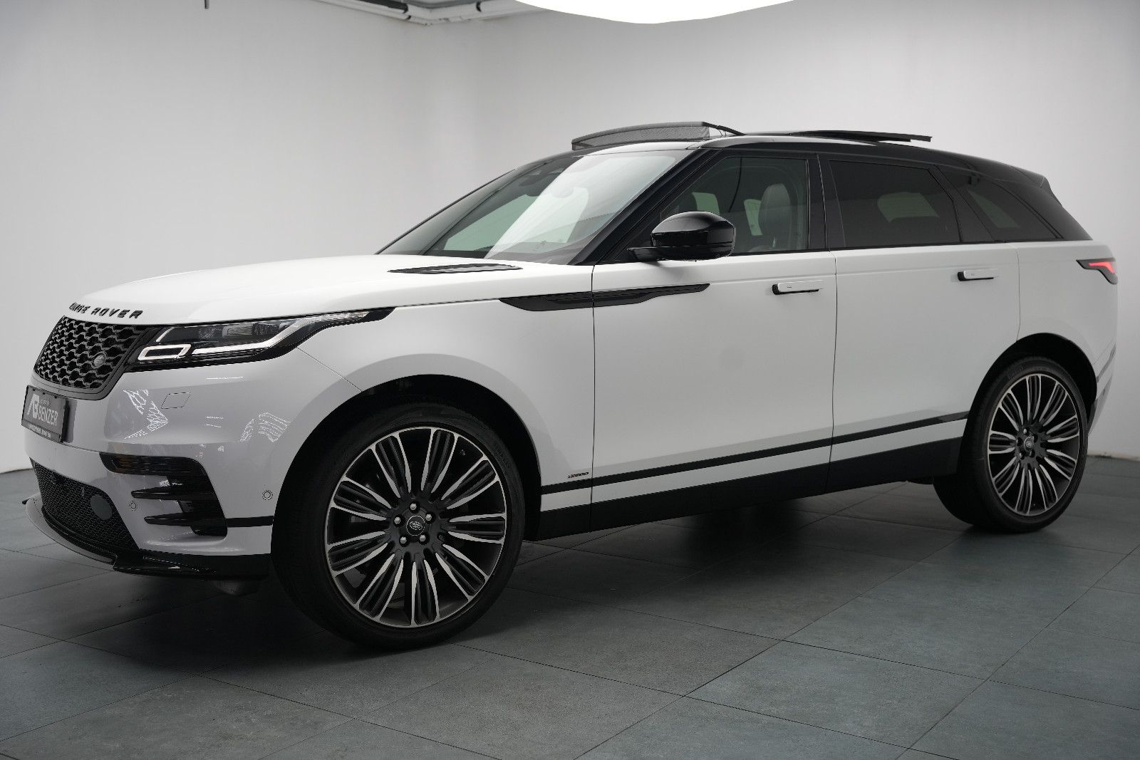 Fahrzeugabbildung Land Rover Range Rover Velar R-Dynamic SE*Pano*HUD*Meridian