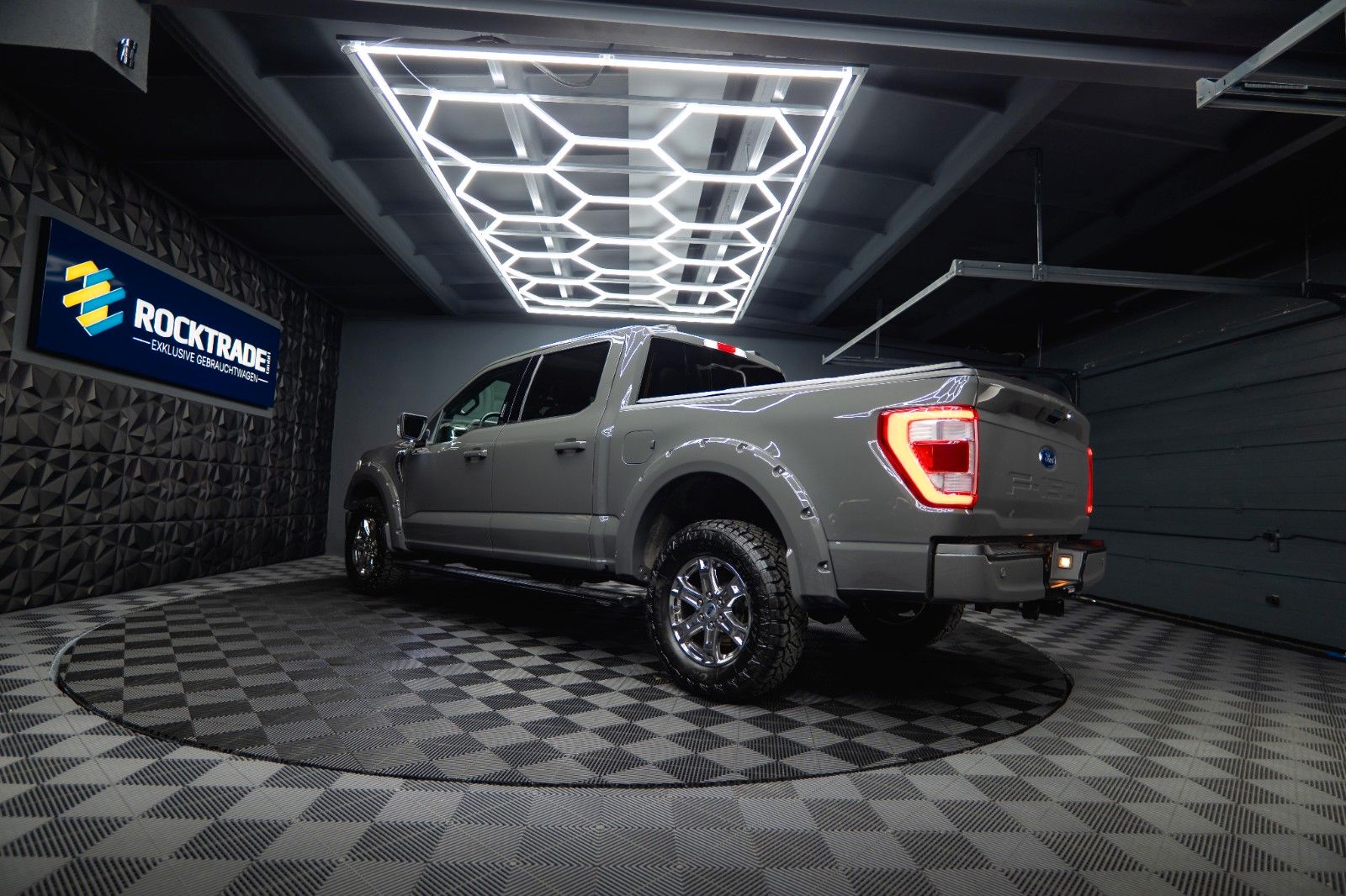 Fahrzeugabbildung Ford F150 5.0 V8 4x4 LARIAT RAPTOR SupCrew *360*B&O*