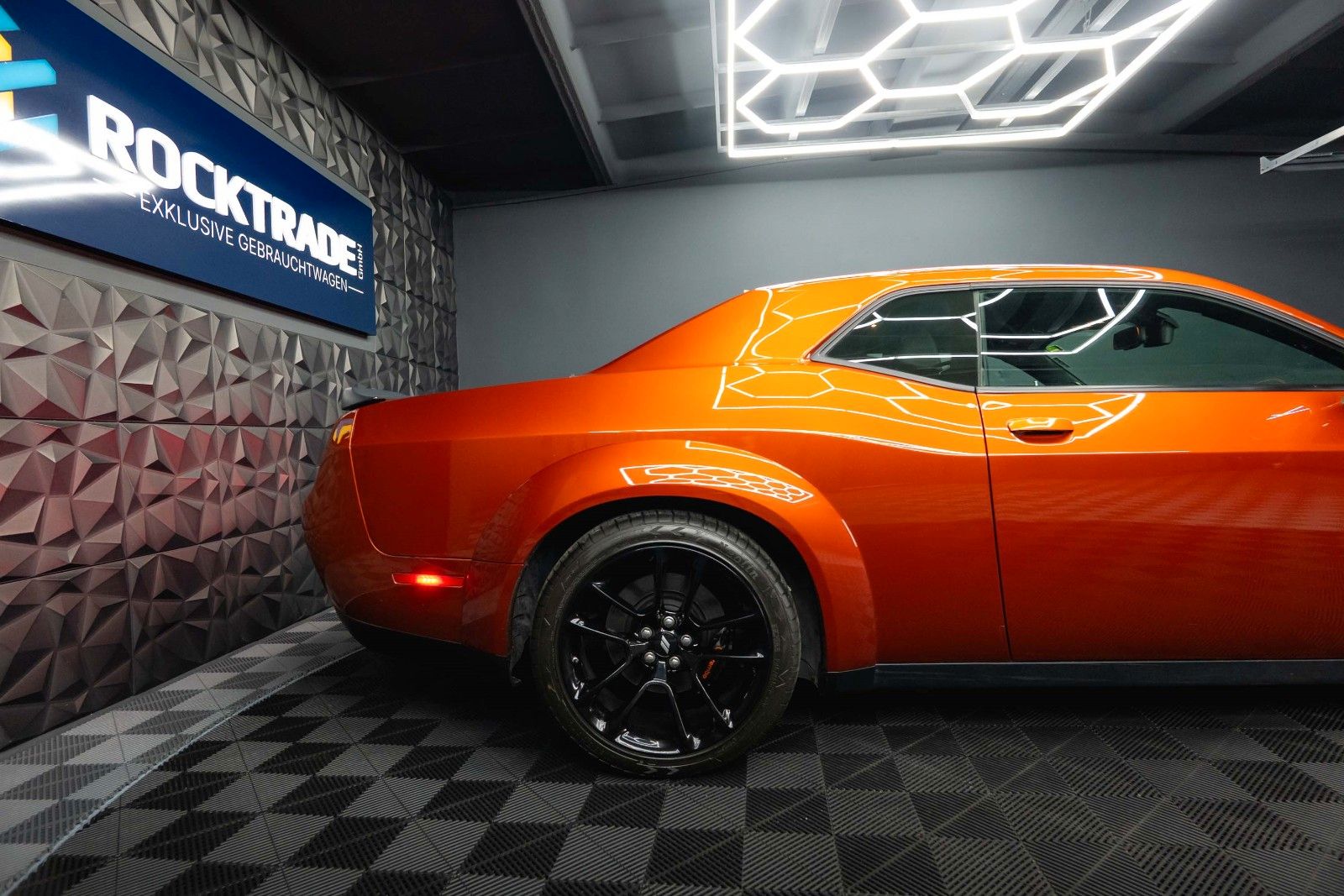Fahrzeugabbildung Dodge Challenger 6.4 V8 SRT 392 R/T SCAT PACK WIDEBODY