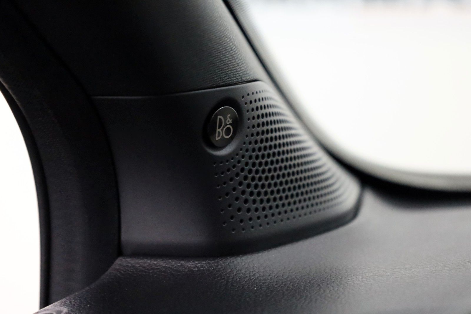 Fahrzeugabbildung Ford Raptor e-4WD,Rollo el,AHK, ATM !! Garantie07/28