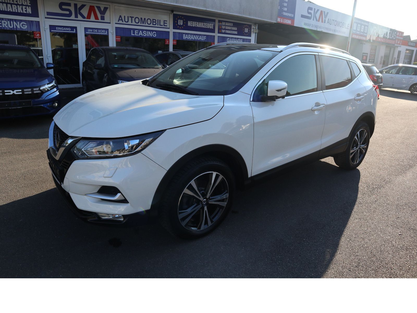 Fahrzeugabbildung Nissan Qashqai N-Connecta Navi Tempo Scheckheftgepflegt