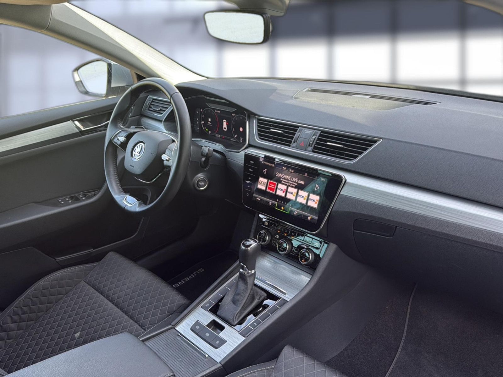 Fahrzeugabbildung SKODA Superb Combi / 1 Hd. unfallfrei