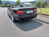 BMW M3 Cabrio 3.0  187000  8.1995  