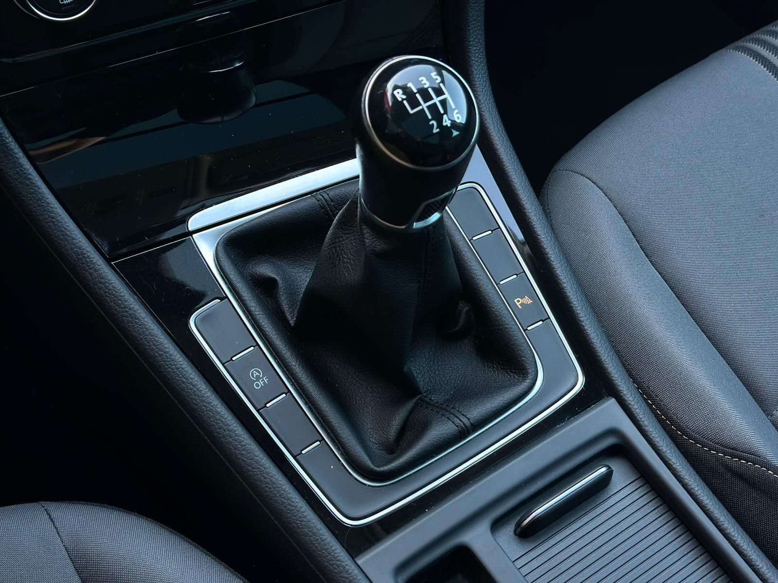 VW Golf 2.0TDI Allstar BMT* PANO#BiXENON#TEMPO#SHZ - Image 14