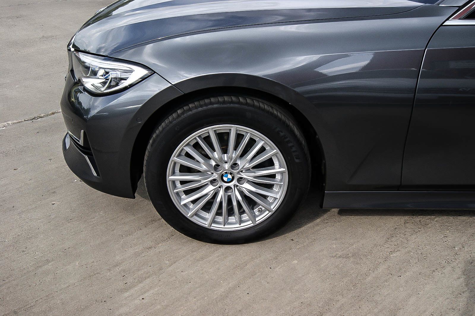 Fahrzeugabbildung BMW 320 d xDrive Luxury Line STANDHEIZG SCHIEBEDACH