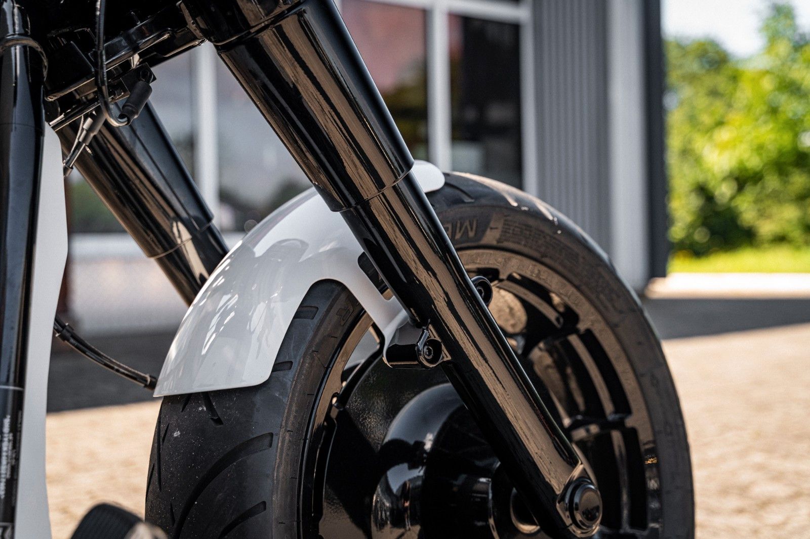 Fahrzeugabbildung Harley-Davidson WHITE FAT BOY FLFBS 114 MY24 -KESSTECH-