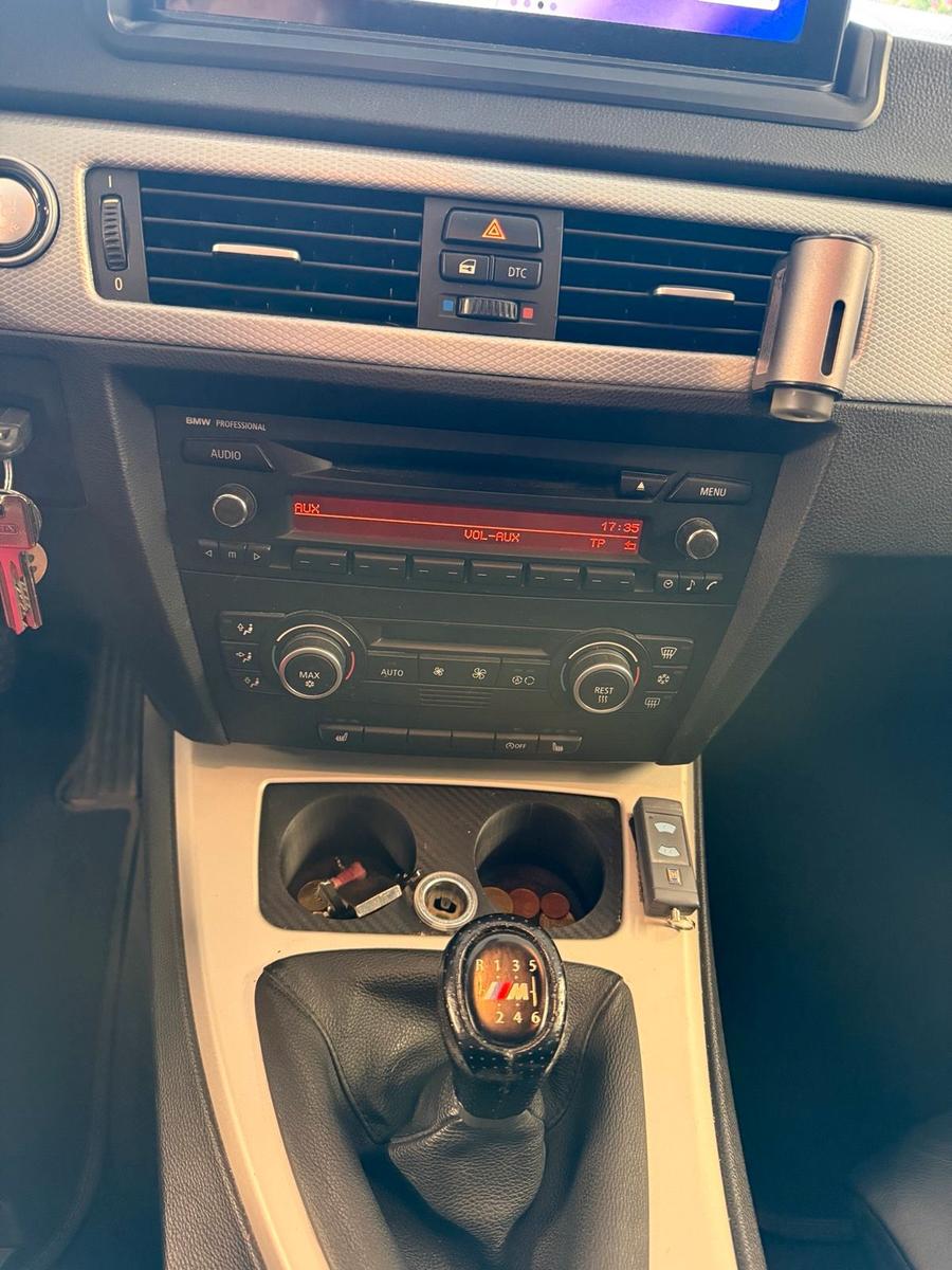 BMW 320 2009 — photo 5