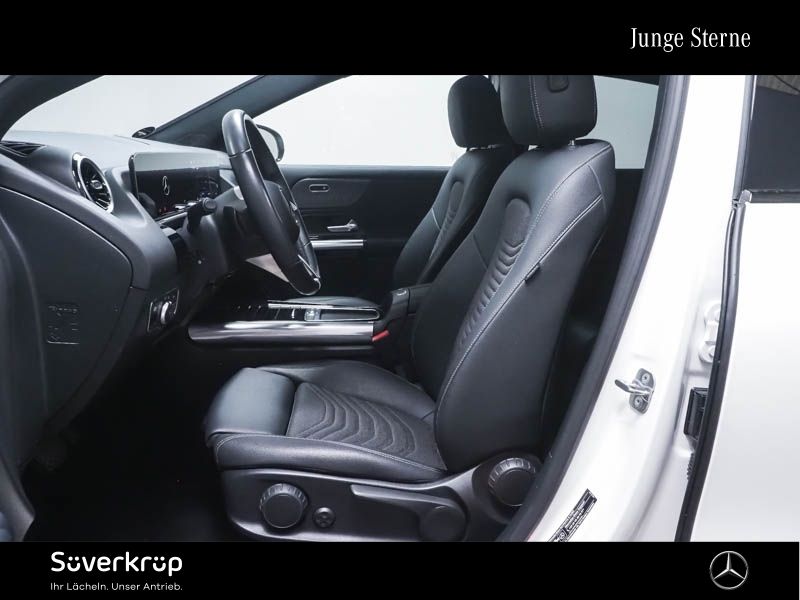 MERCEDES-BENZ GLA 200 , NIGHT PROGRESSIVE AHK KAMERA SPUR PDC
