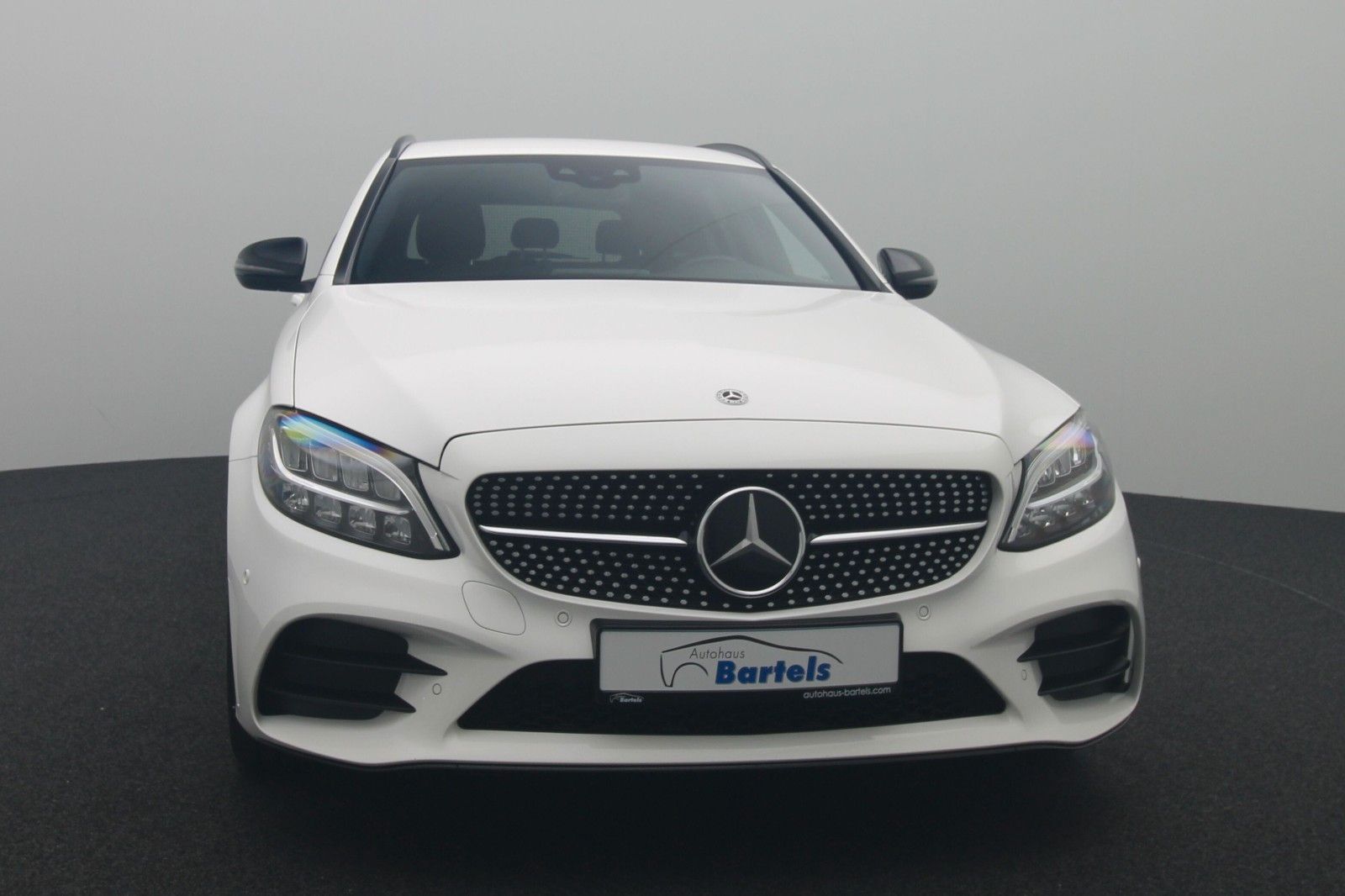 Fahrzeugabbildung Mercedes-Benz C 220d T-Modell 4Matic AMG-Line Night-Paket