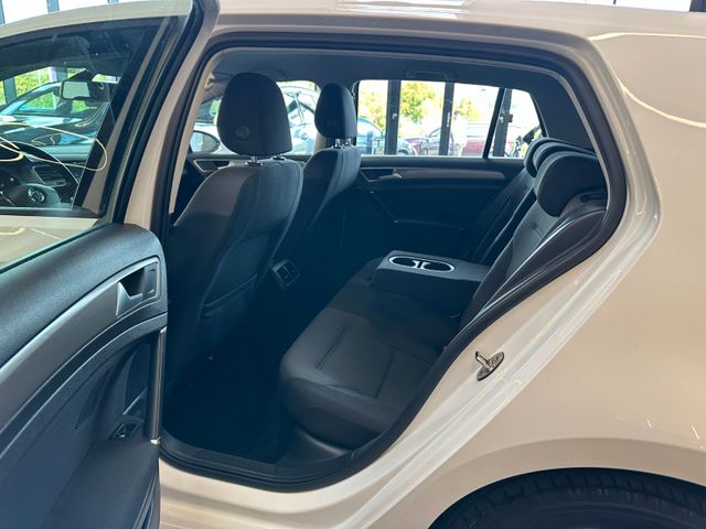 MYAUTOCENTER – Gebraucht- und Jahreswagen mit Werkstattservice in Pfaffenhofen Volkswagen Golf VII *TÜV0228*STHZ*KLIMA*NAV*PDC*BLTH*CD*
