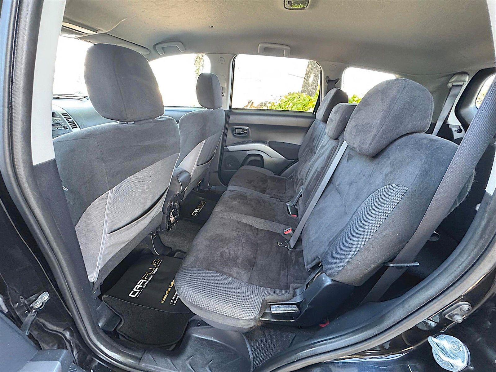 Fahrzeugabbildung Mitsubishi Outlander 2.2 DI-D Intense 4x4 4WD *7 Sitze*