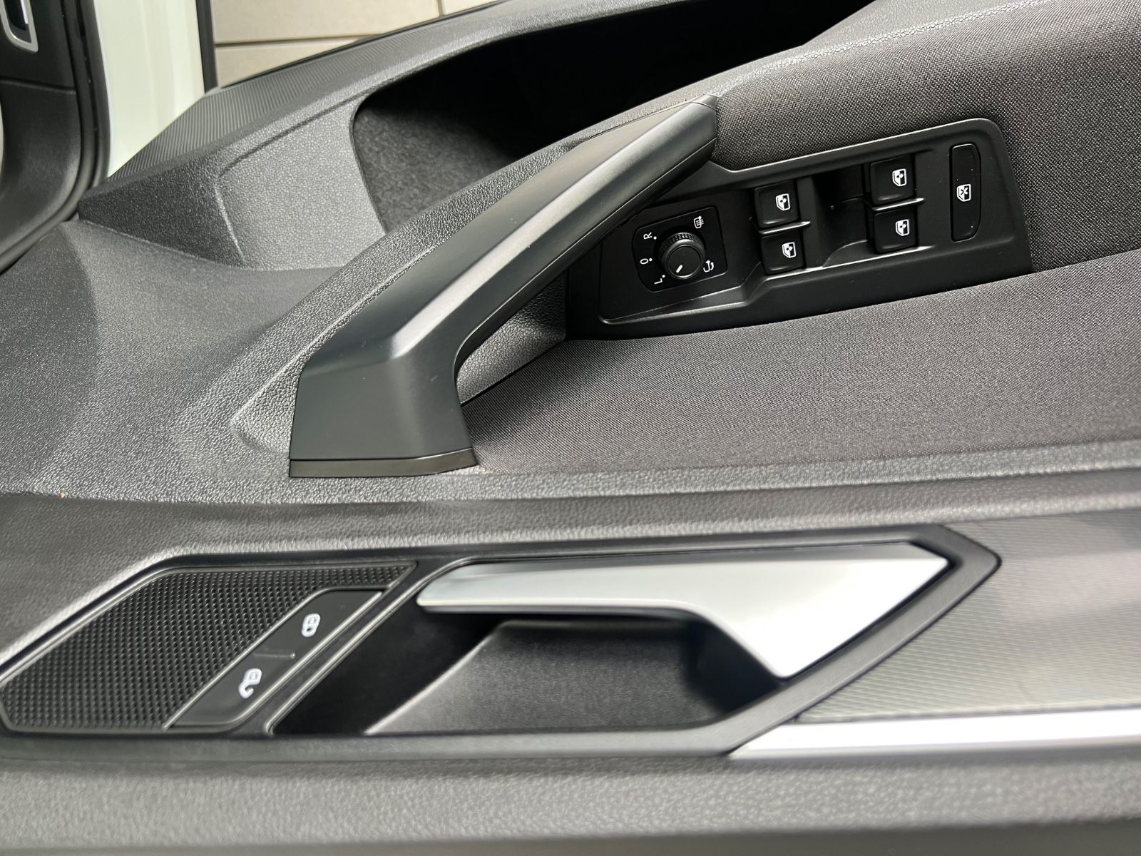 Fahrzeugabbildung Volkswagen Tiguan Comfortline 2.0TDI *DIGITALTACHO*LED*360°