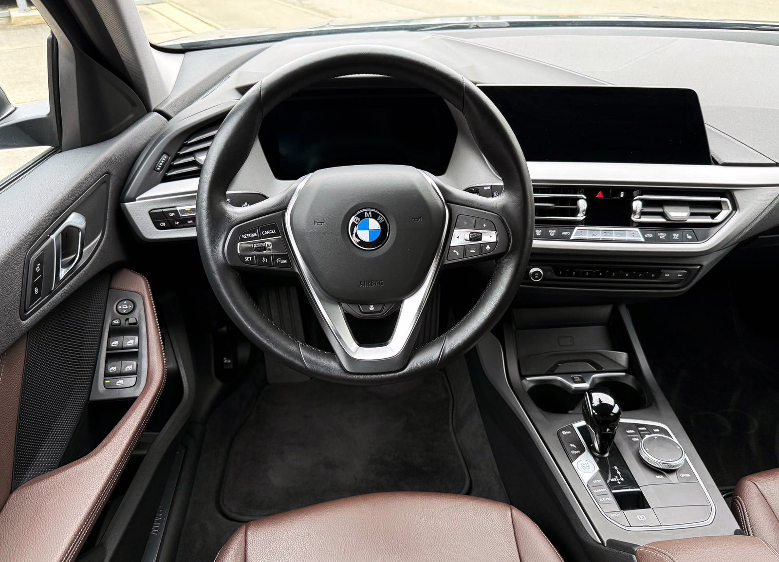 Fahrzeugabbildung BMW 118i Steptronic Advantage LED SHZ KAM PDC NAV BT