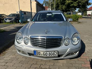 Mercedes E 200 - 12