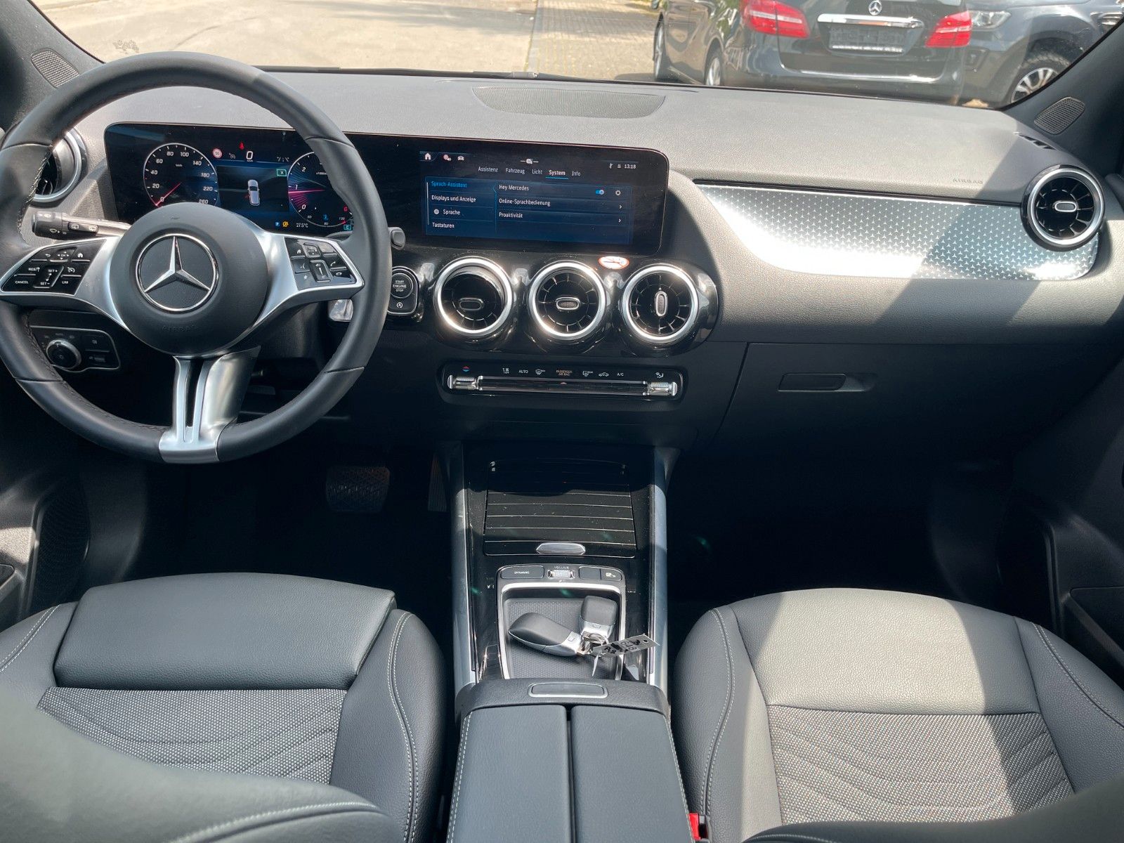 Mercedes-Benz B 180 d Kamera Leder Navi LED PDC Alu foto 11