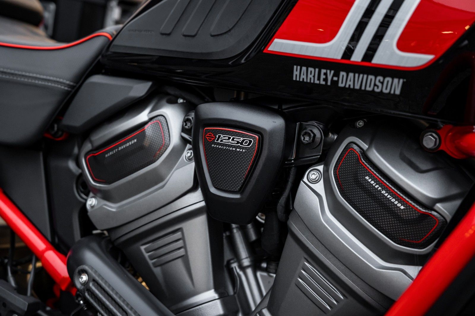 Fahrzeugabbildung Harley-Davidson RA1250SE PAN AMERICA CVO - 1.Hand