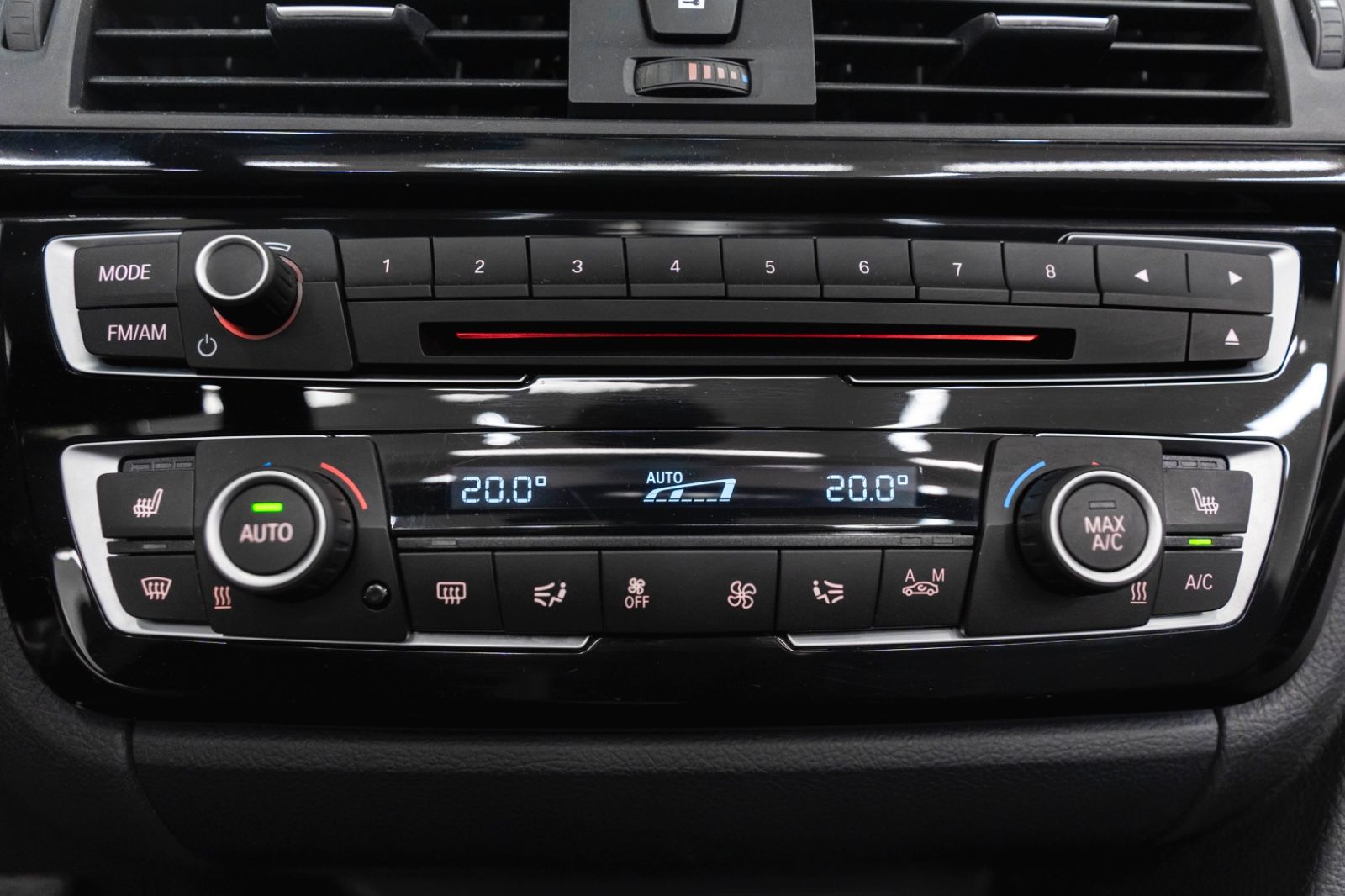 Fahrzeugabbildung BMW 440iX M-Performance HUD H&K LED KAM TOTW CARPLAY