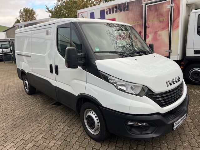 Iveco Daily 35S120 1. Hand