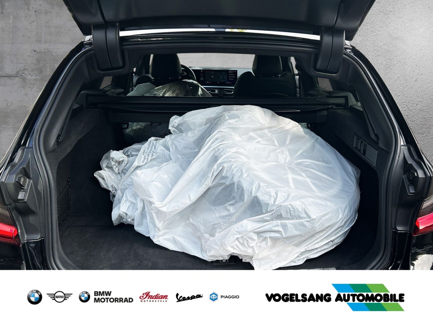 Fahrzeugabbildung BMW 330 d xDrive Touring,M Sport,HeadUp,SurroundView