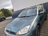 Ford Focus 1.6 Ghia Kombi mit AHK, Sitzheizung, Klima - Ford Focus aus 2002: Ghia