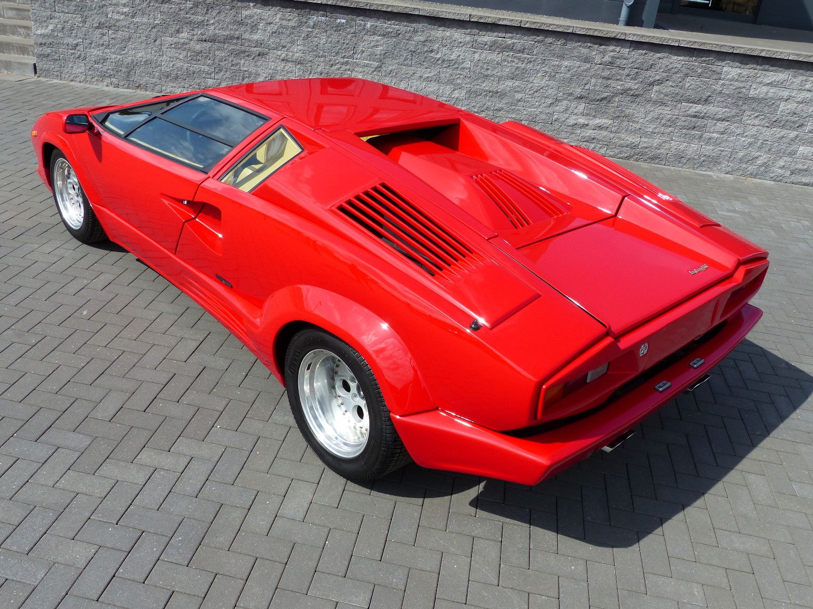 Fahrzeugabbildung Lamborghini Countach 25 th Anniversary
