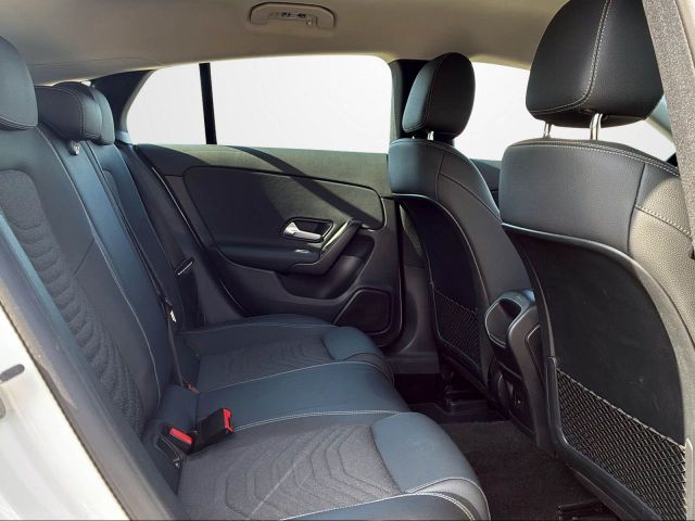 CLA 200d SHOOTING BRAKE DCT AZV+NAVI+LED+DAB