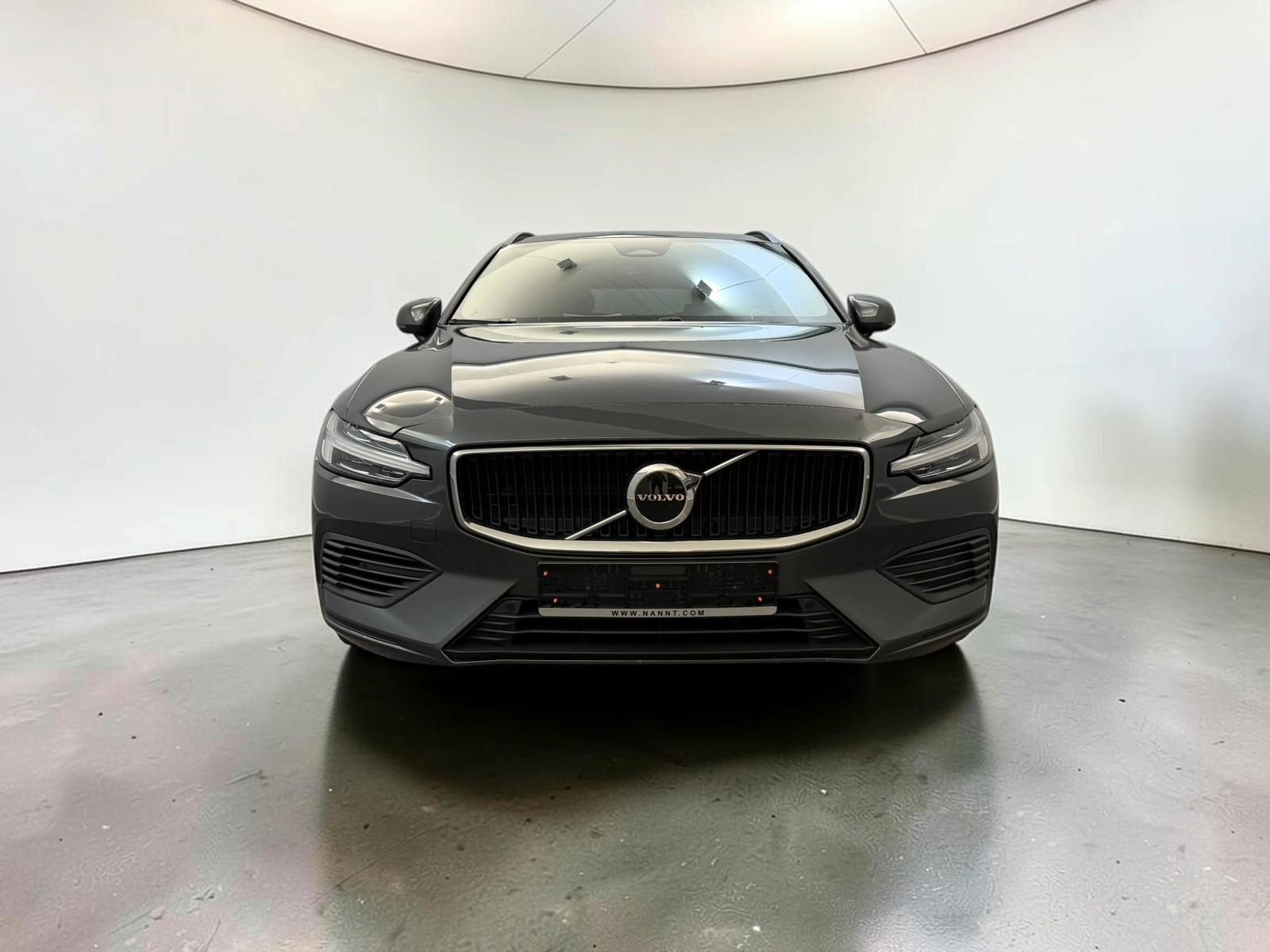 Volvo V60 Kombi Core Hybrid AWD*ACC*AHK*LED*KEYLESS