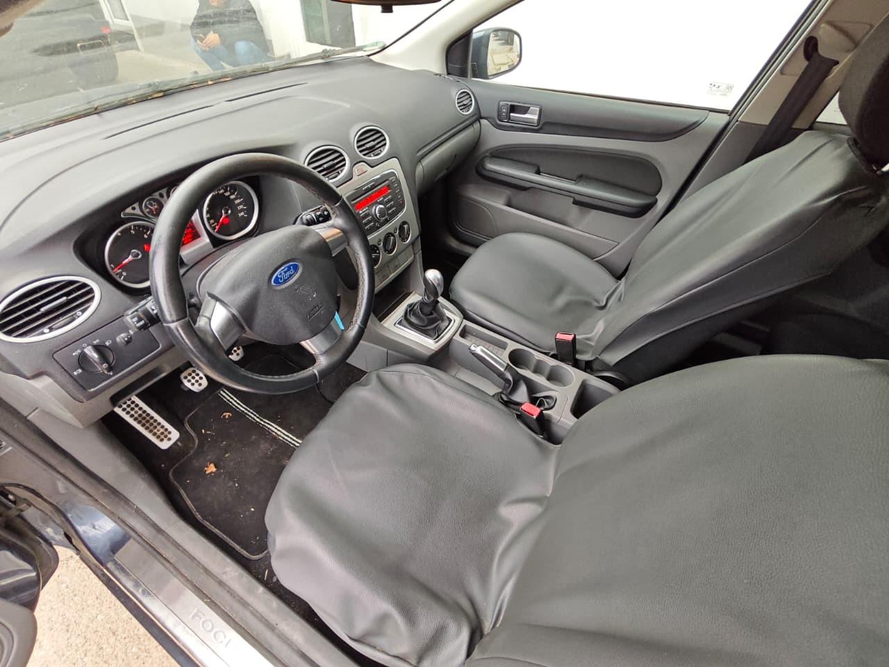 Ford Focus 2011 — photo 11