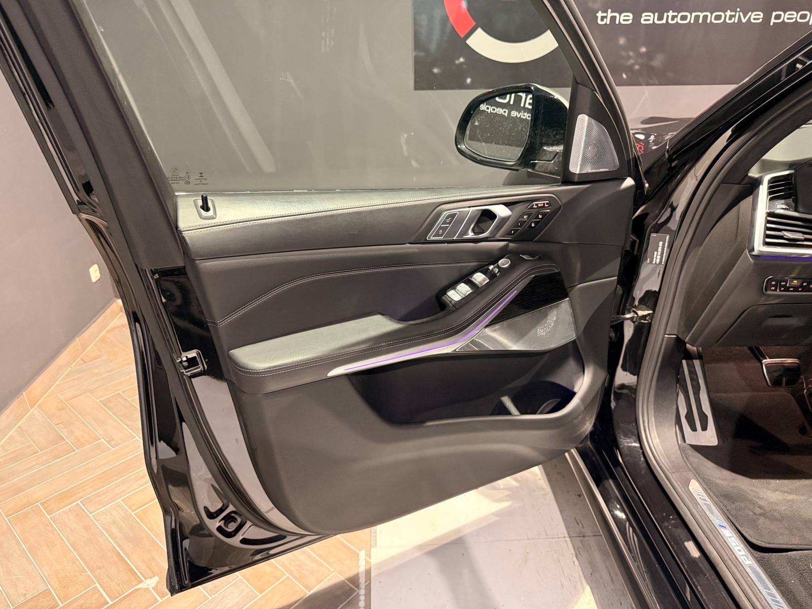 BMW X7 M50d M Sport Pro "22" B&W – 11