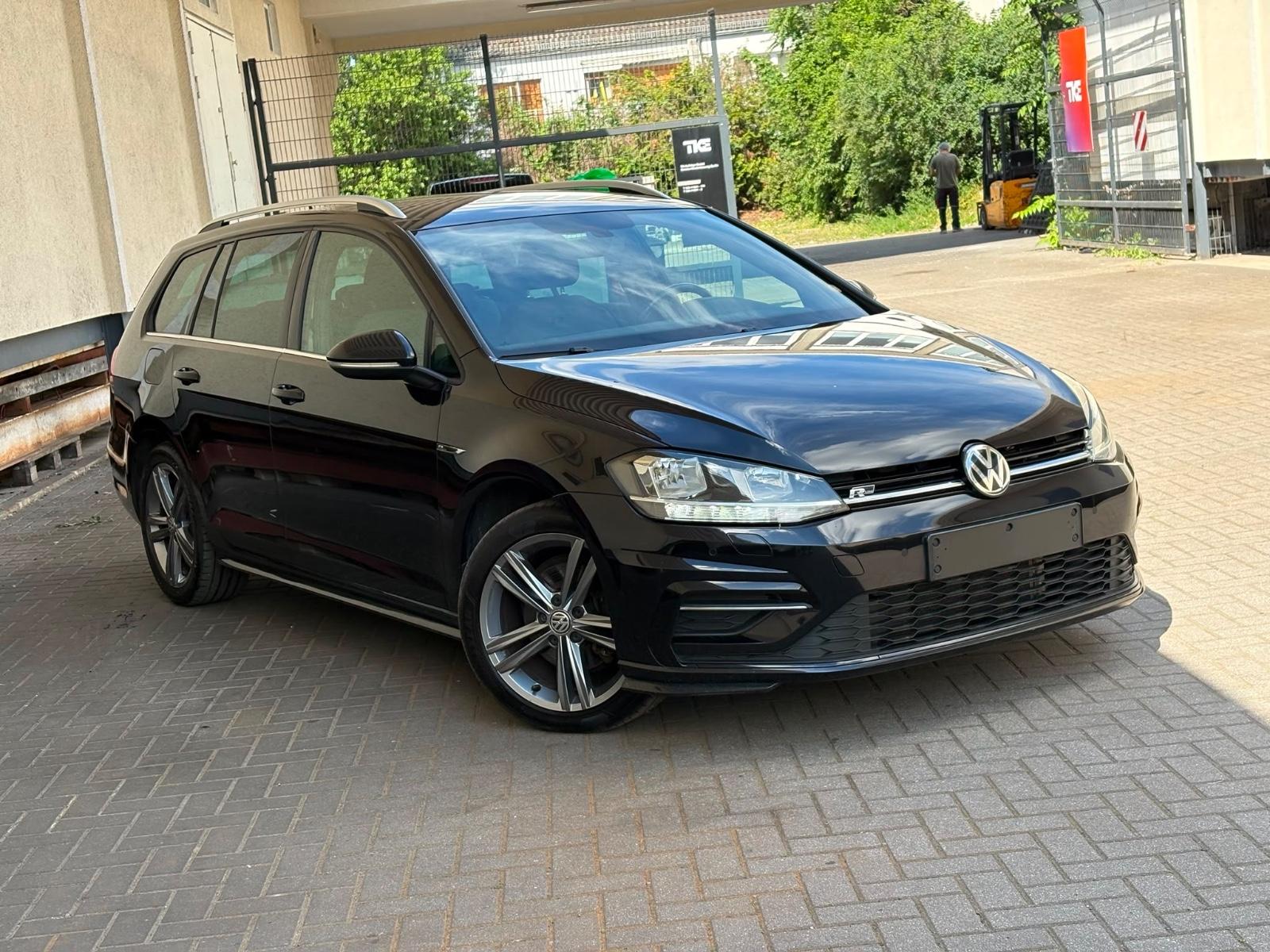 Volkswagen Golf VII 3X R line CAM LED ACC AHK NAVI SzH