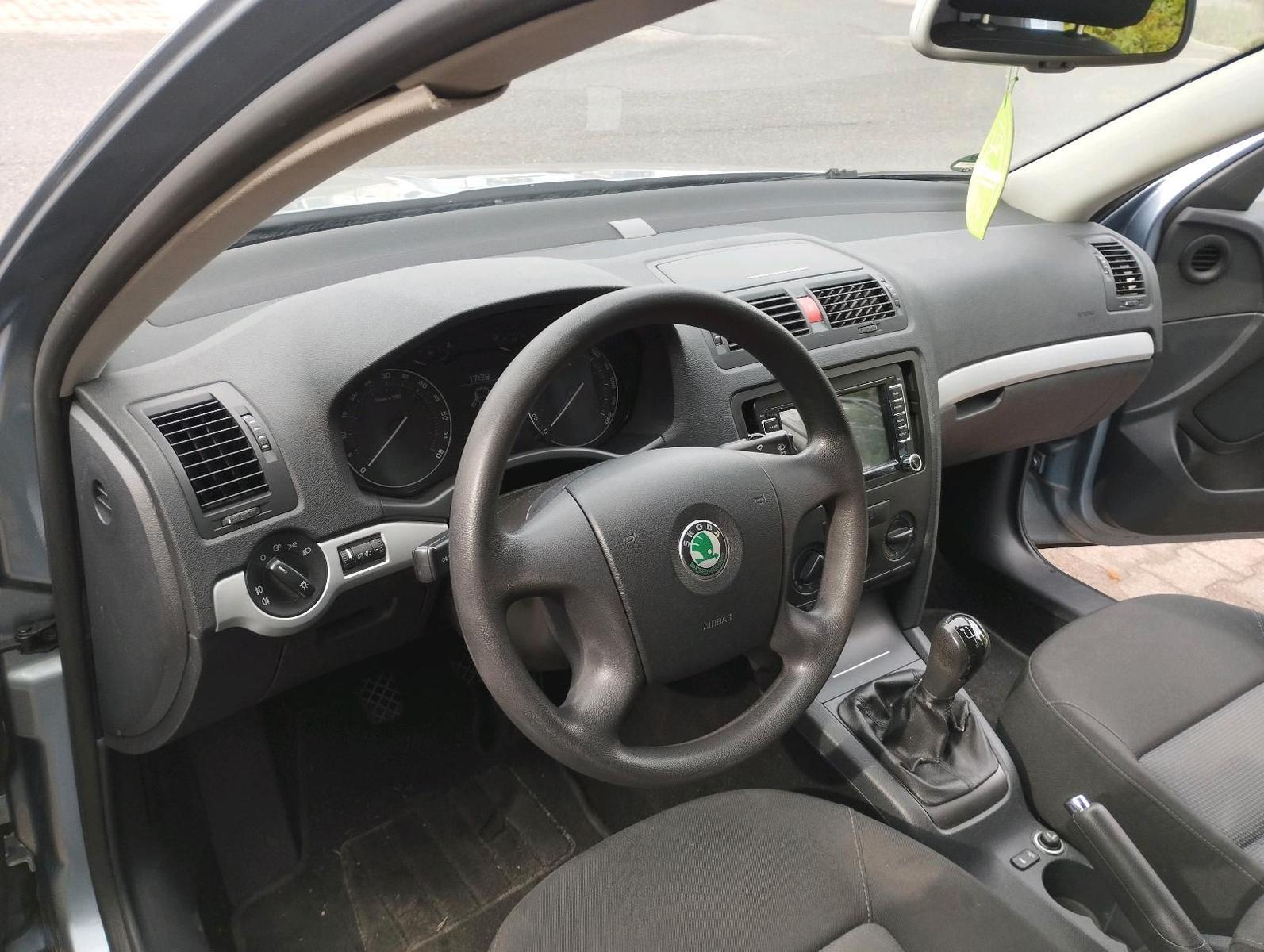 Skoda Octavia 2006 — фото 12