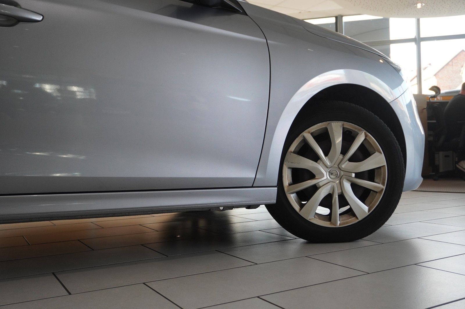 Fahrzeugabbildung Opel Corsa F 1.2 EDITION KLIMA/SHZ/PDC/SPORT/TEMP.
