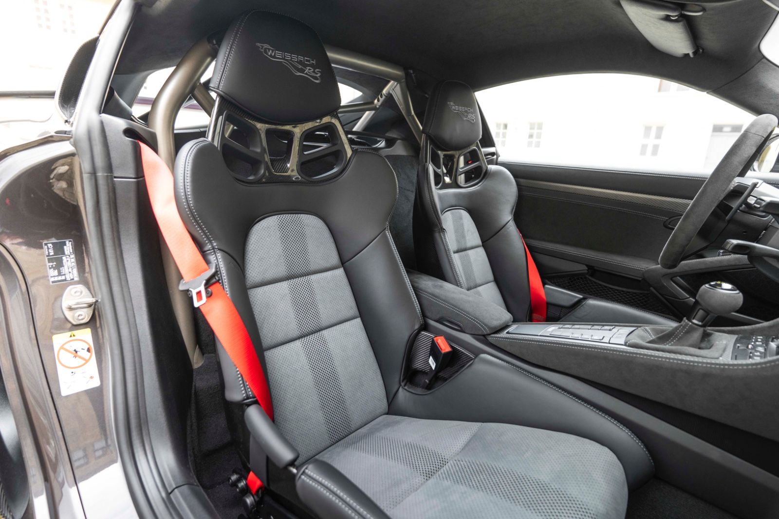 Fahrzeugabbildung Porsche Cayman GT4 RS WEISSACH LIFT BOSE PCCB MAGNESIUM