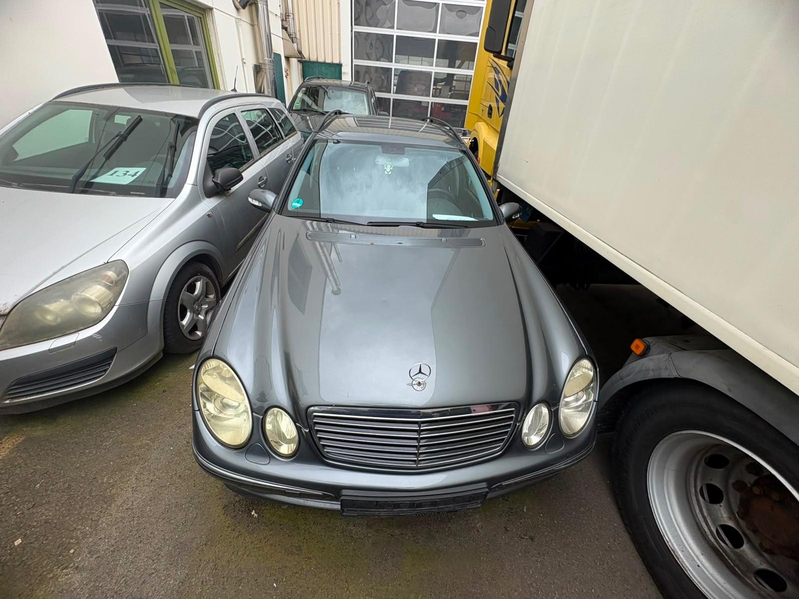 Mercedes-Benz E 220 E -Klasse T-Modell E 220 T CDI