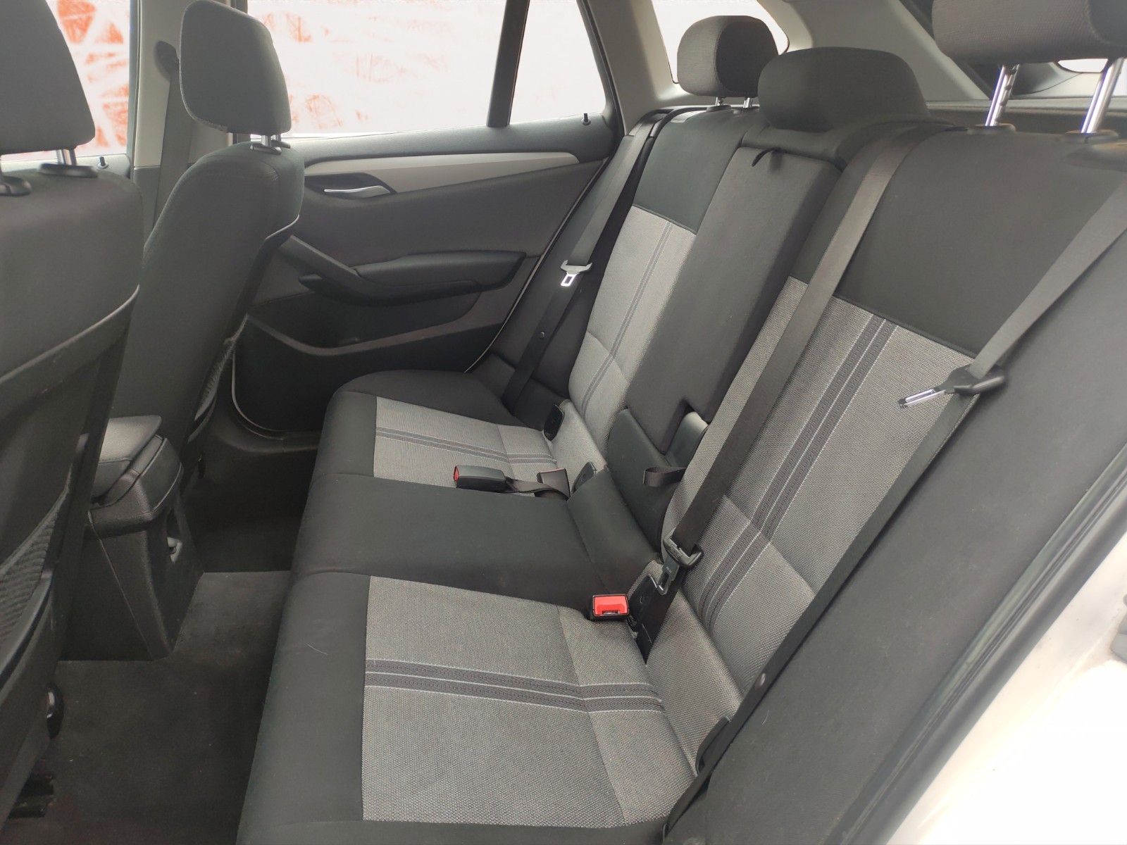 Fahrzeugabbildung BMW X1 Baureihe X1 18d xDrive ! NAVI ! Harman/Kardon