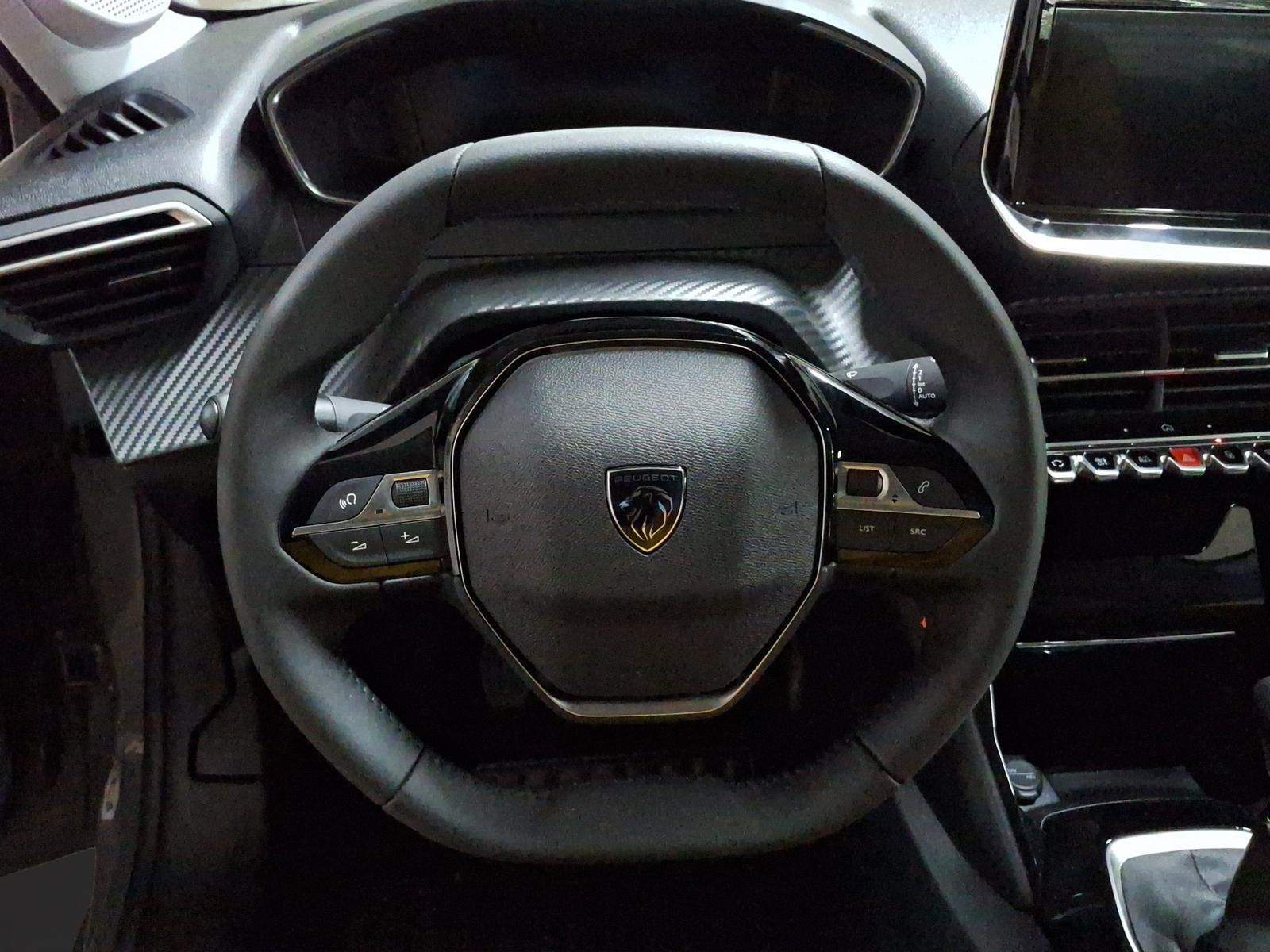 Peugeot 208 1.2 Turbo 100 Allure LED+Navi+SHZ+360+Kam.