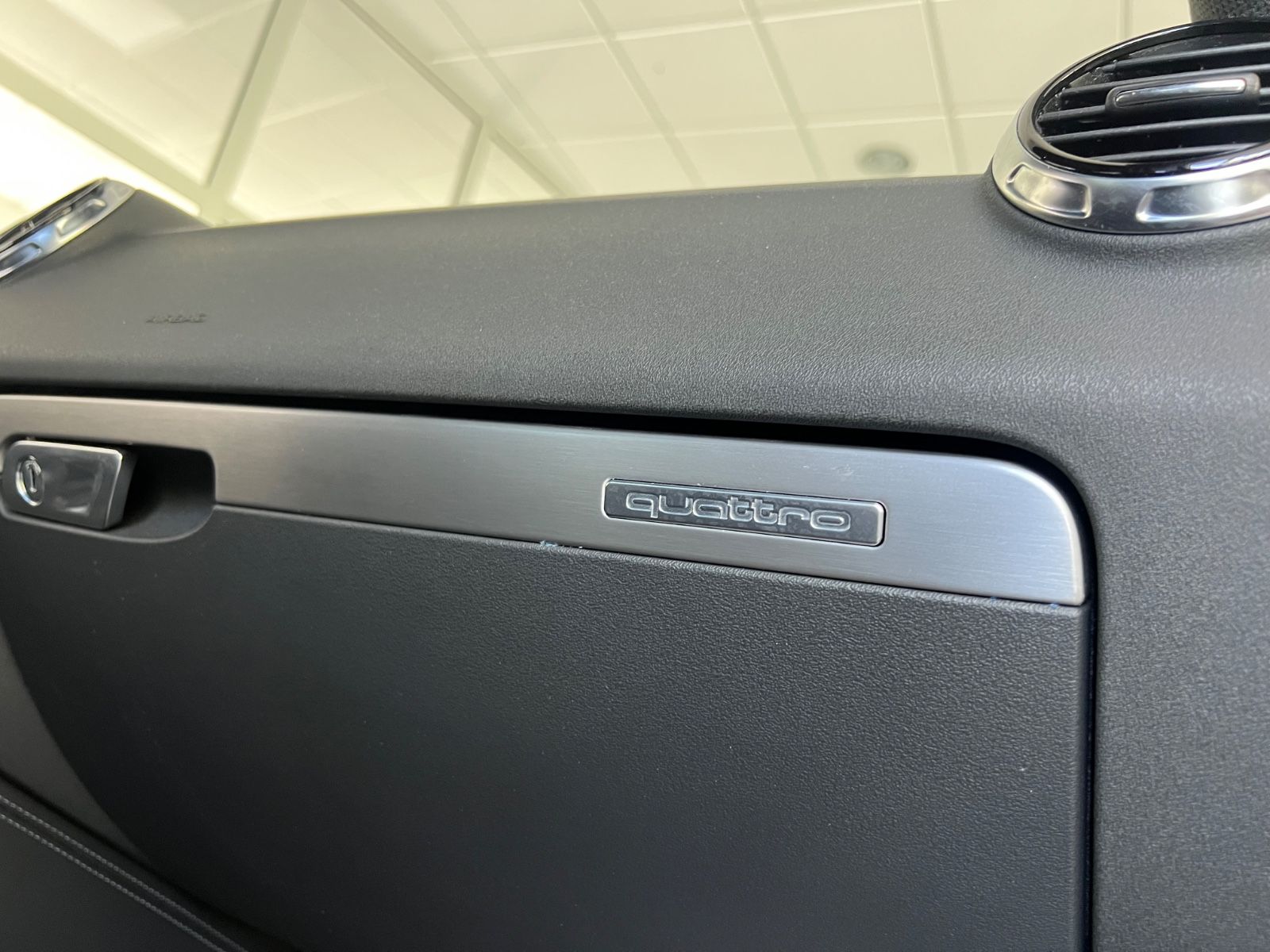 Fahrzeugabbildung Audi TT Coupe/ quattro 2.0 TFSI S line Competetion