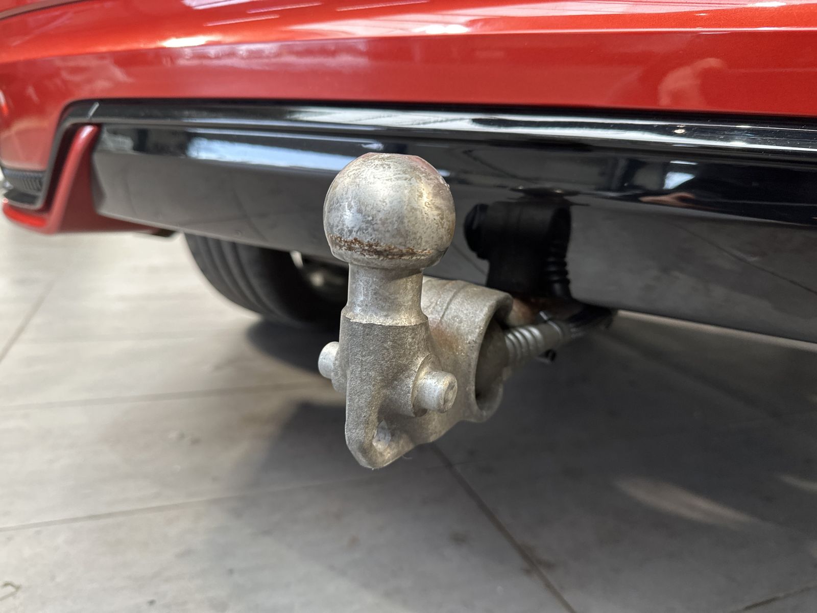 Fahrzeugabbildung Volvo XC60 T6 AWD R-Design NAV+LED+AHK+360°+H&K+PANO