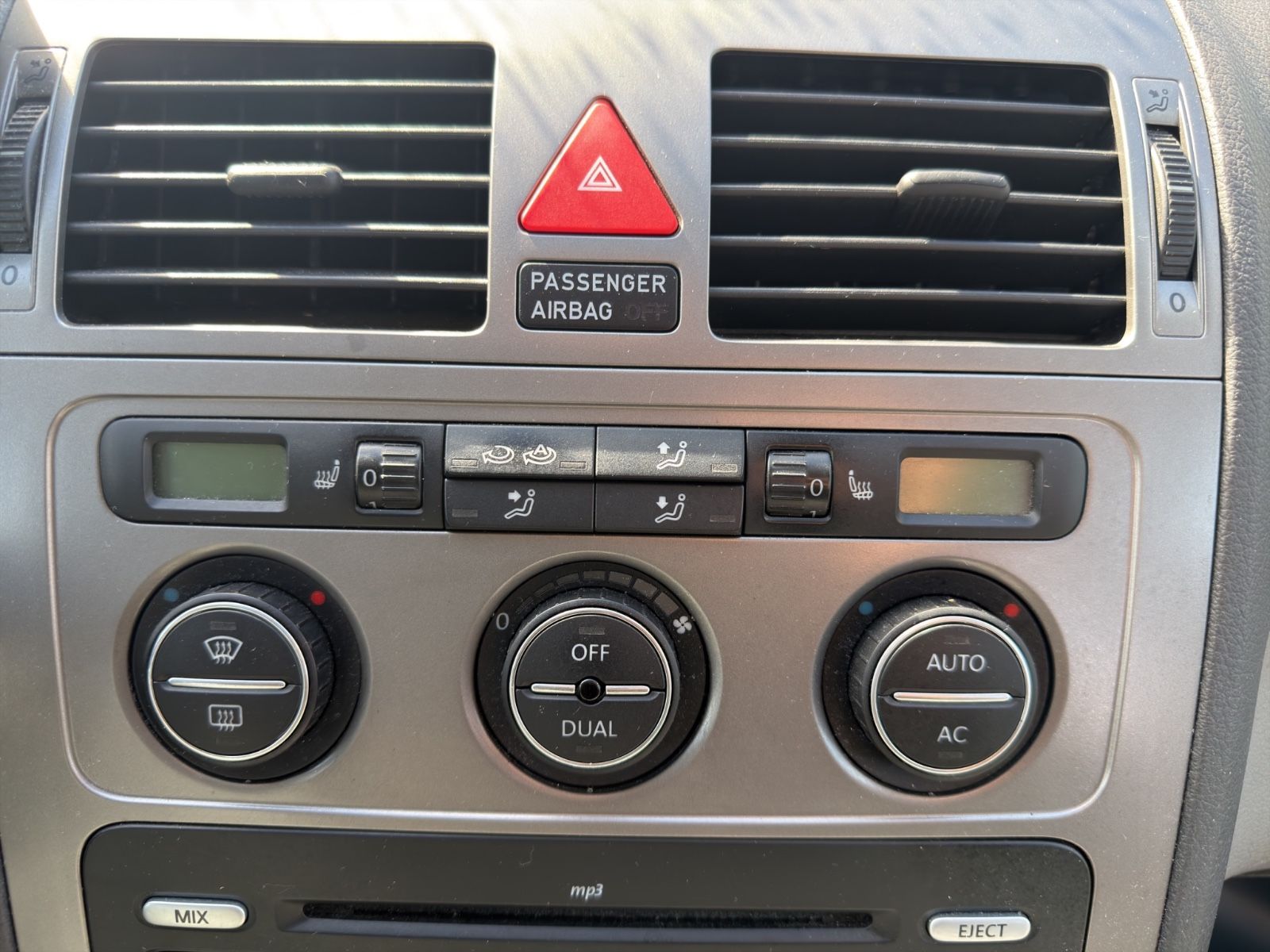 Fahrzeugabbildung Volkswagen Touran Trendline DSG/II.Hand/SHZ/Klimaauto./
