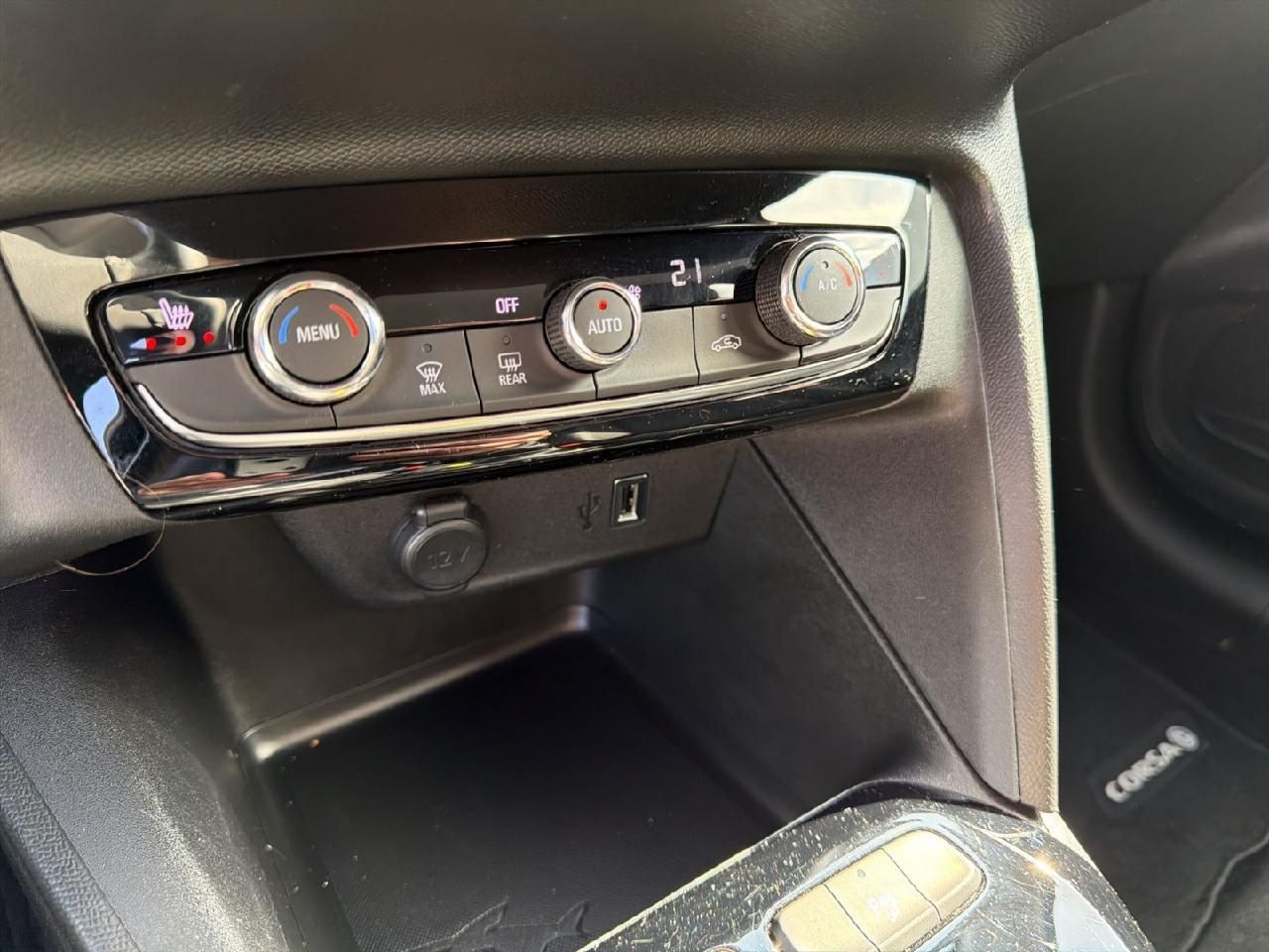 Fahrzeugabbildung Opel Corsa F e Elegance