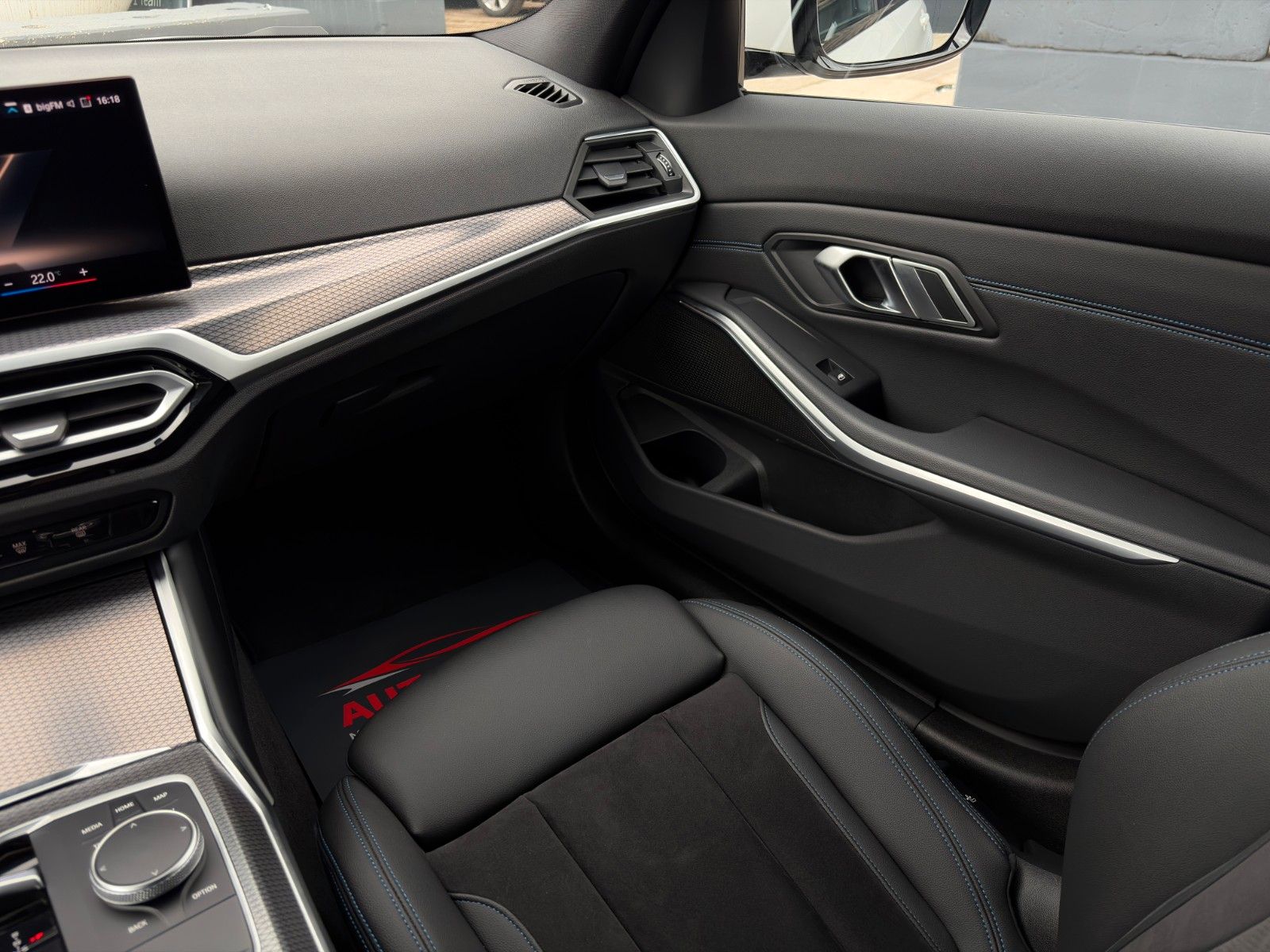 Fahrzeugabbildung BMW 320i Touring M Sport ACC CAM 3Z-Kl. SHZ Ambiente