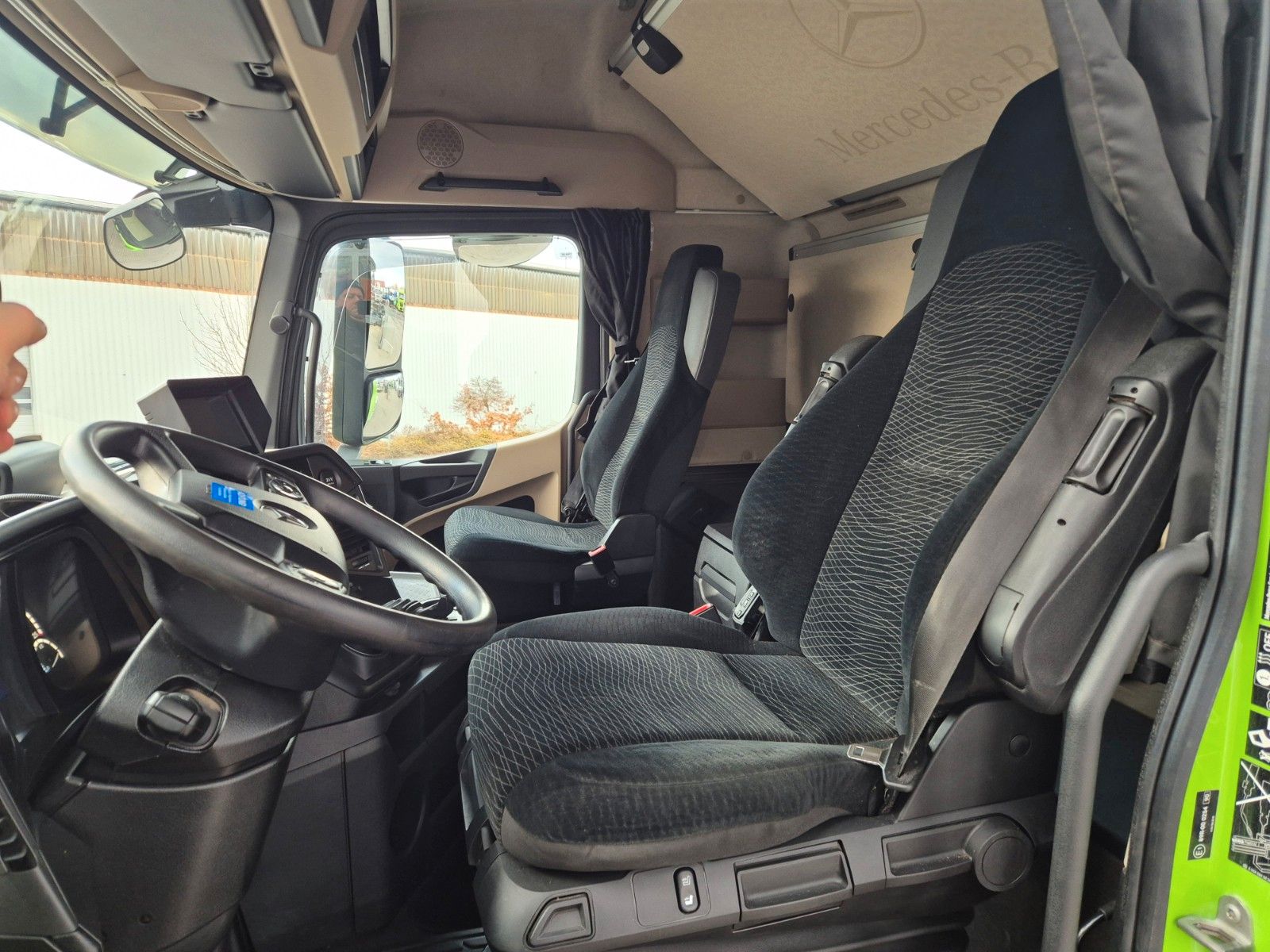 Fahrzeugabbildung Mercedes-Benz Arocs 2548 L 6x2/4 HAD Palfinger T20A AHK