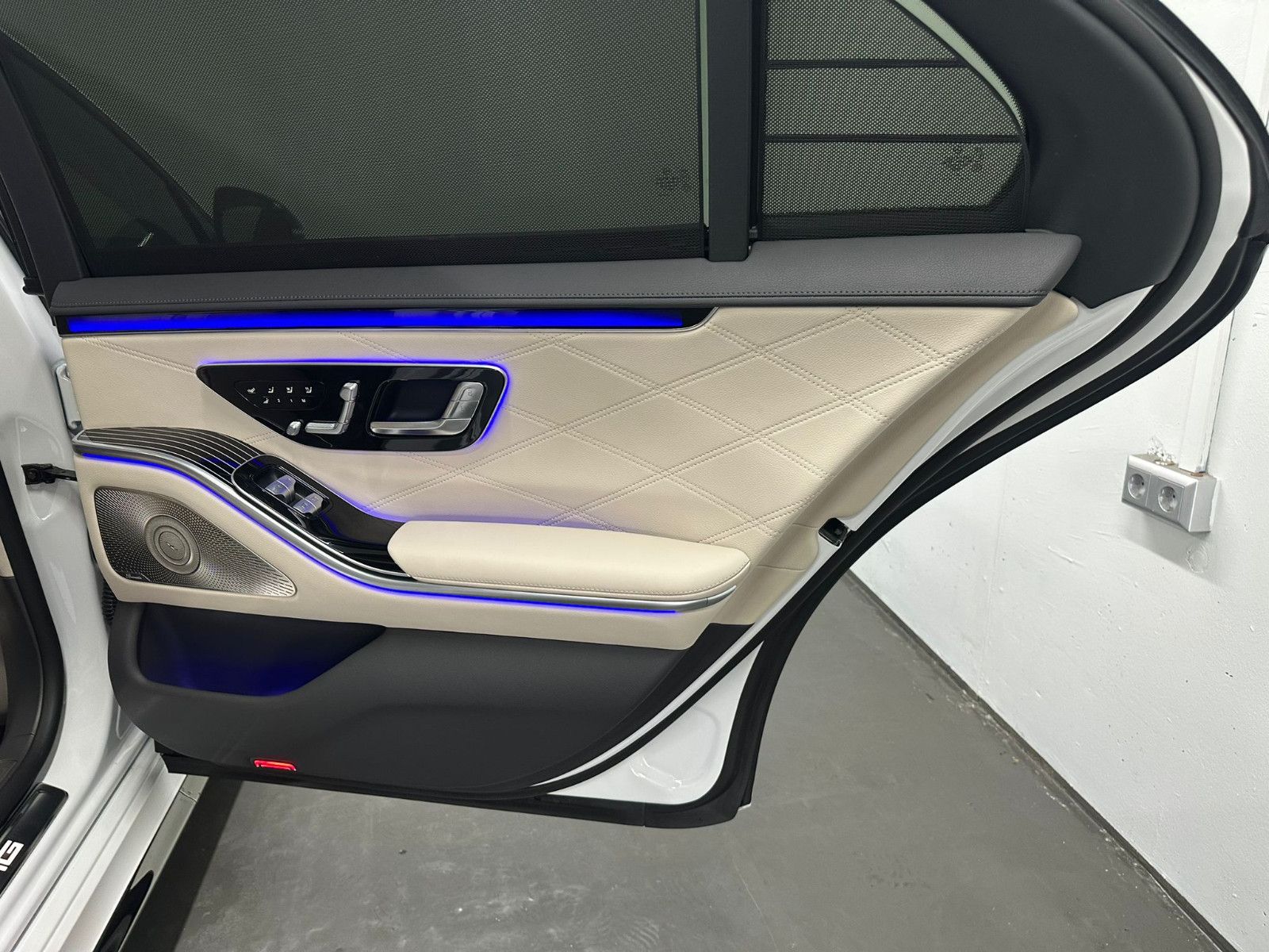 Fahrzeugabbildung Mercedes-Benz S 63 E Performance L  *KERAMIK*PANORAMA*TV*