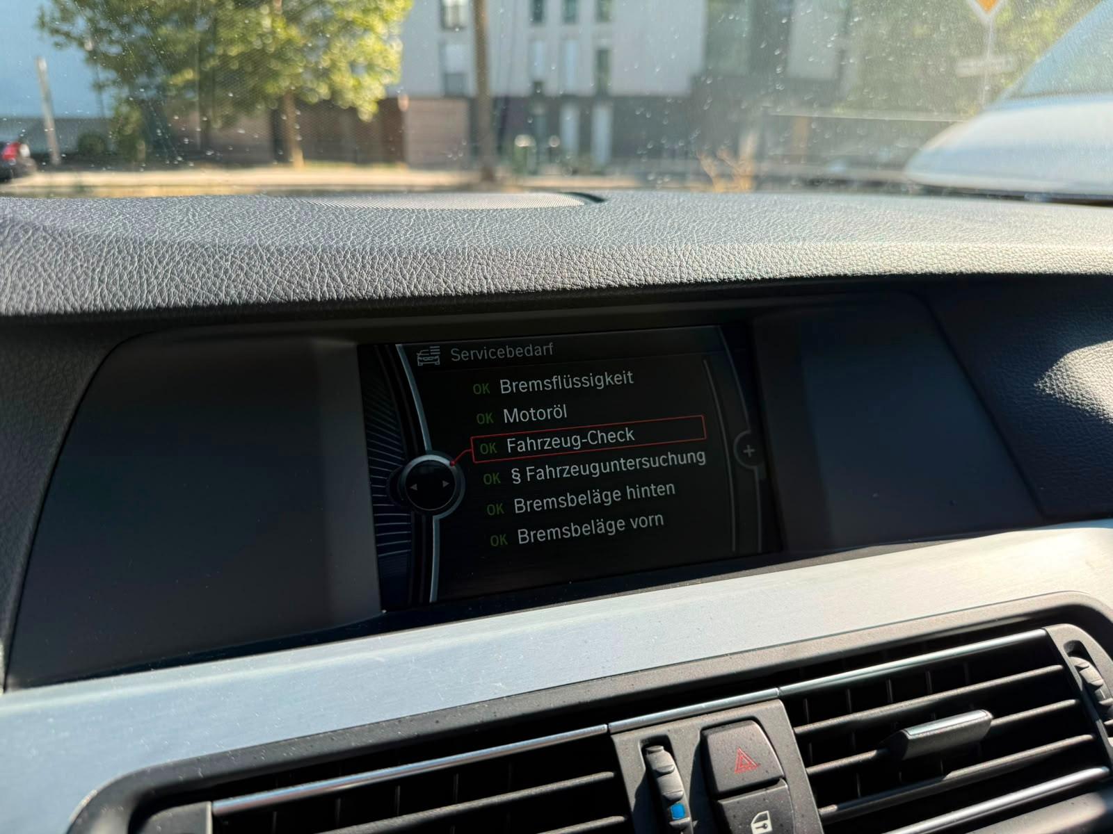BMW 523 | 204 ch | BVM |  | TOIT OUVRANT- XENON TOIT OUVRANT - 1ERE MAIN - CARNET COMPLET