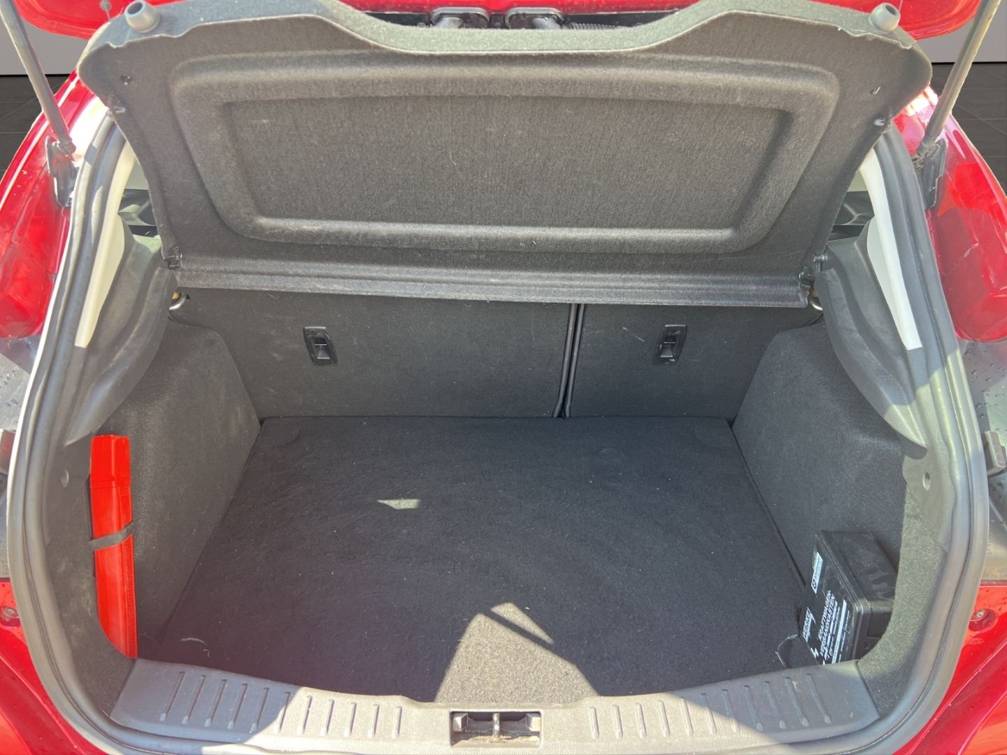 Fahrzeugabbildung Ford Focus Titanium 1.5 EcoBoost Sportpaket Navi Lede