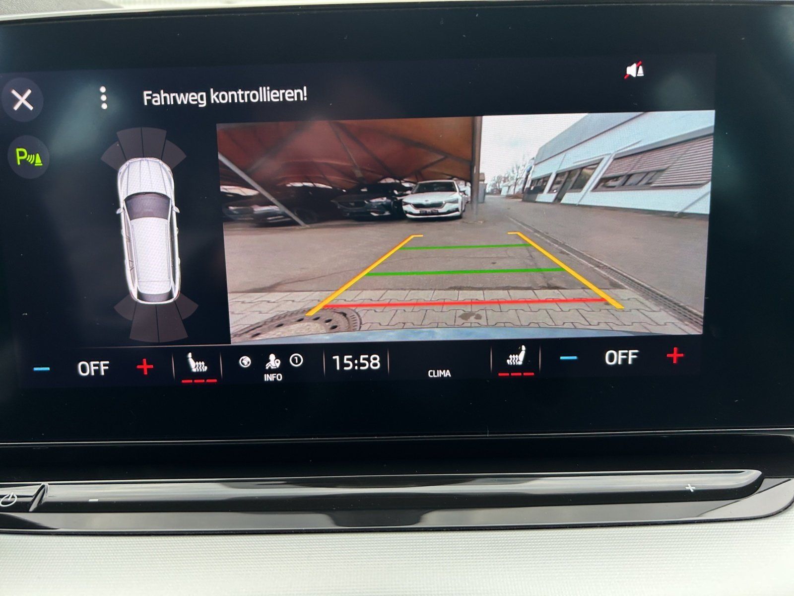 Fahrzeugabbildung SKODA Octavia Combi 1.5 TSI DSG Clever/KAMERA/ACC/LED/