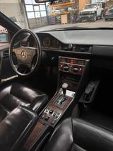 Mercedes-Benz Caprio E 220 Mercedes Oldtimer W124 - gebrauchte Mercedes-Benz E 220 aus dem Jahr 1996