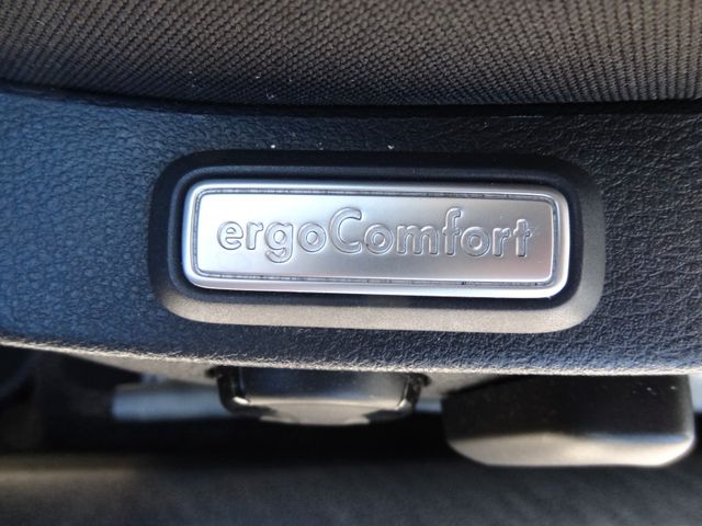 Fahrzeugabbildung Volkswagen Passat Variant Comfort/1.Hd/SitzH/AHK/59TKM/150P