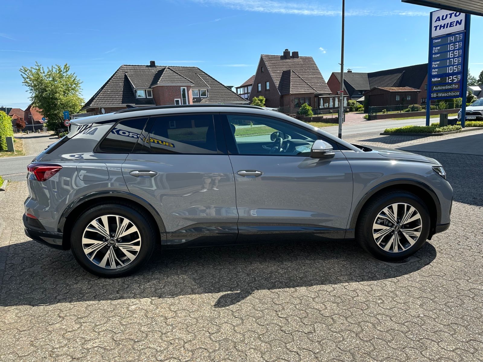 Fahrzeugabbildung Audi Q4 45 e-tron advanced quattro Navi/ACC/Matrix