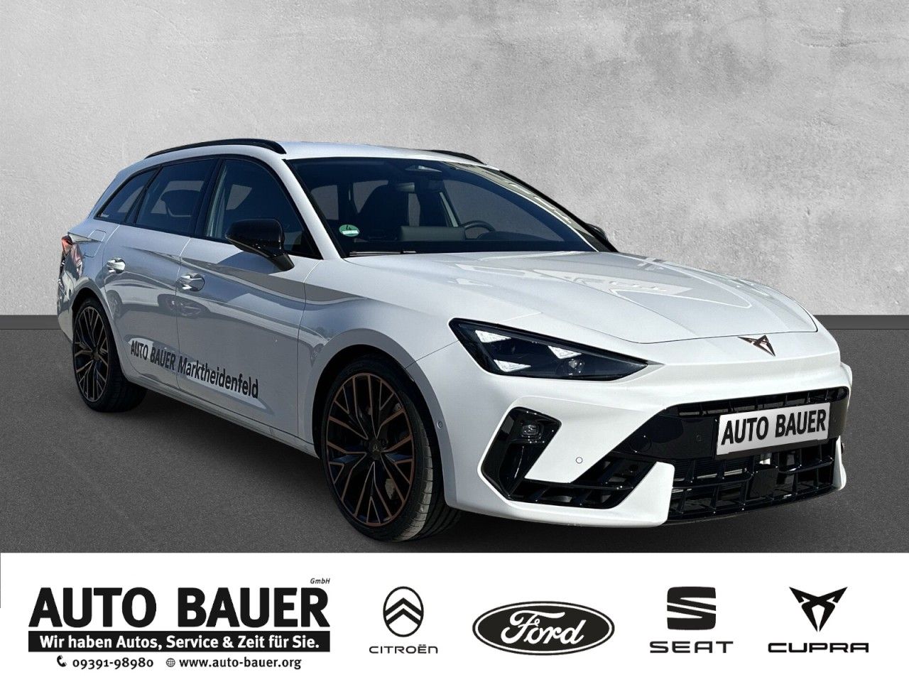 Fahrzeugabbildung CUPRA Leon Sportstourer VZ 2.0 TSI 333 PS DSG 4Drive - mit KI generiert/bearbeitet
